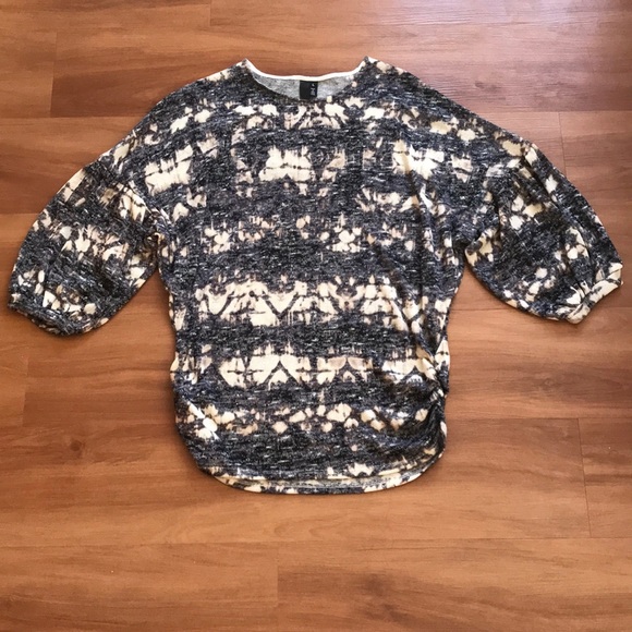 EllumiNation Sweater. Size Large. - Picture 1 of 4